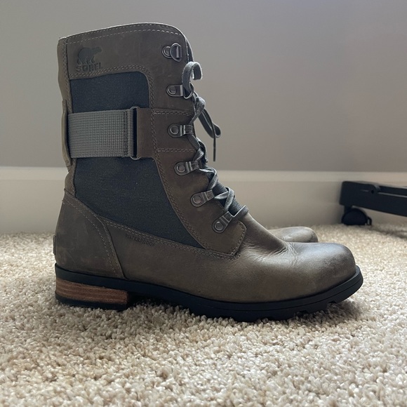 SOREL EMELIE CONQUEST BOOT SIZE 8 (tan/ olive green color) - Picture 8 of 8